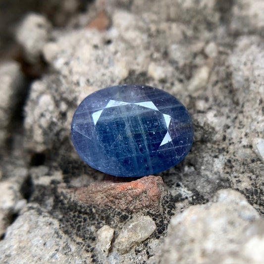 Natural Blue Sapphire - 4.65 Carats/5.16 Ratti