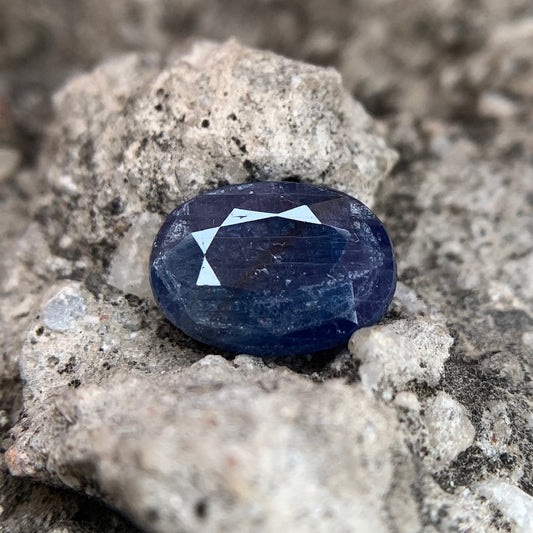 Natural Blue Sapphire - 4.45 Carats/5.00 Ratti