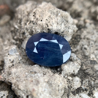 Natürlicher blauer Saphir – 5,15 Karat/5,72 Ratti