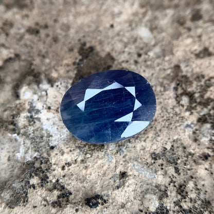 Natürlicher blauer Saphir – 5,15 Karat/5,72 Ratti