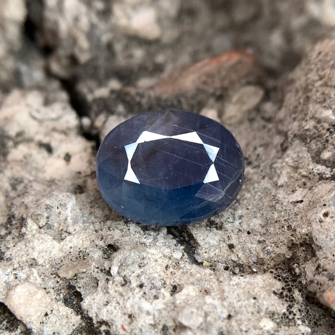 Natural Blue Sapphire - 4.25 Carats/4.72 Ratti