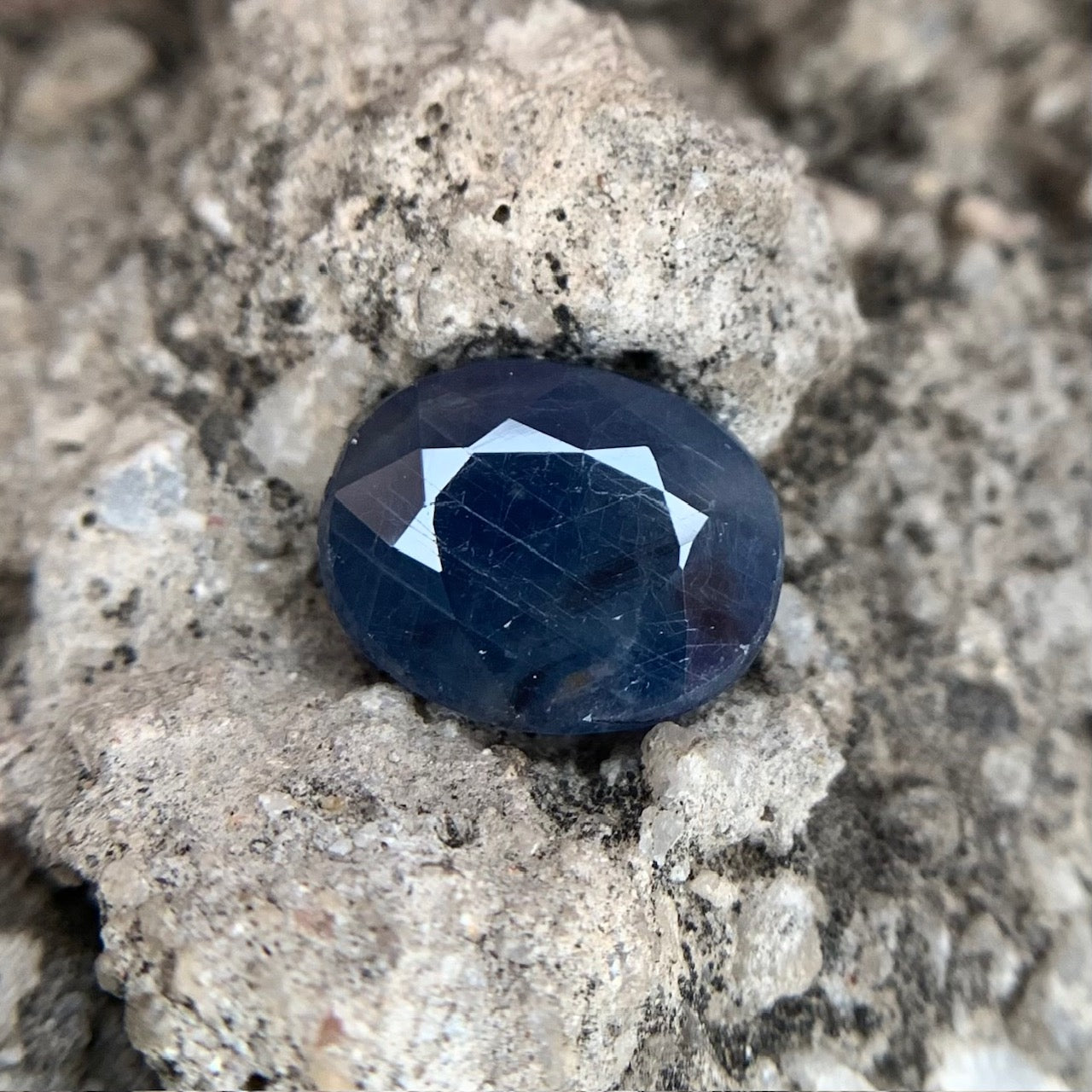 Natural Blue Sapphire - 4.25 Carats/4.72 Ratti