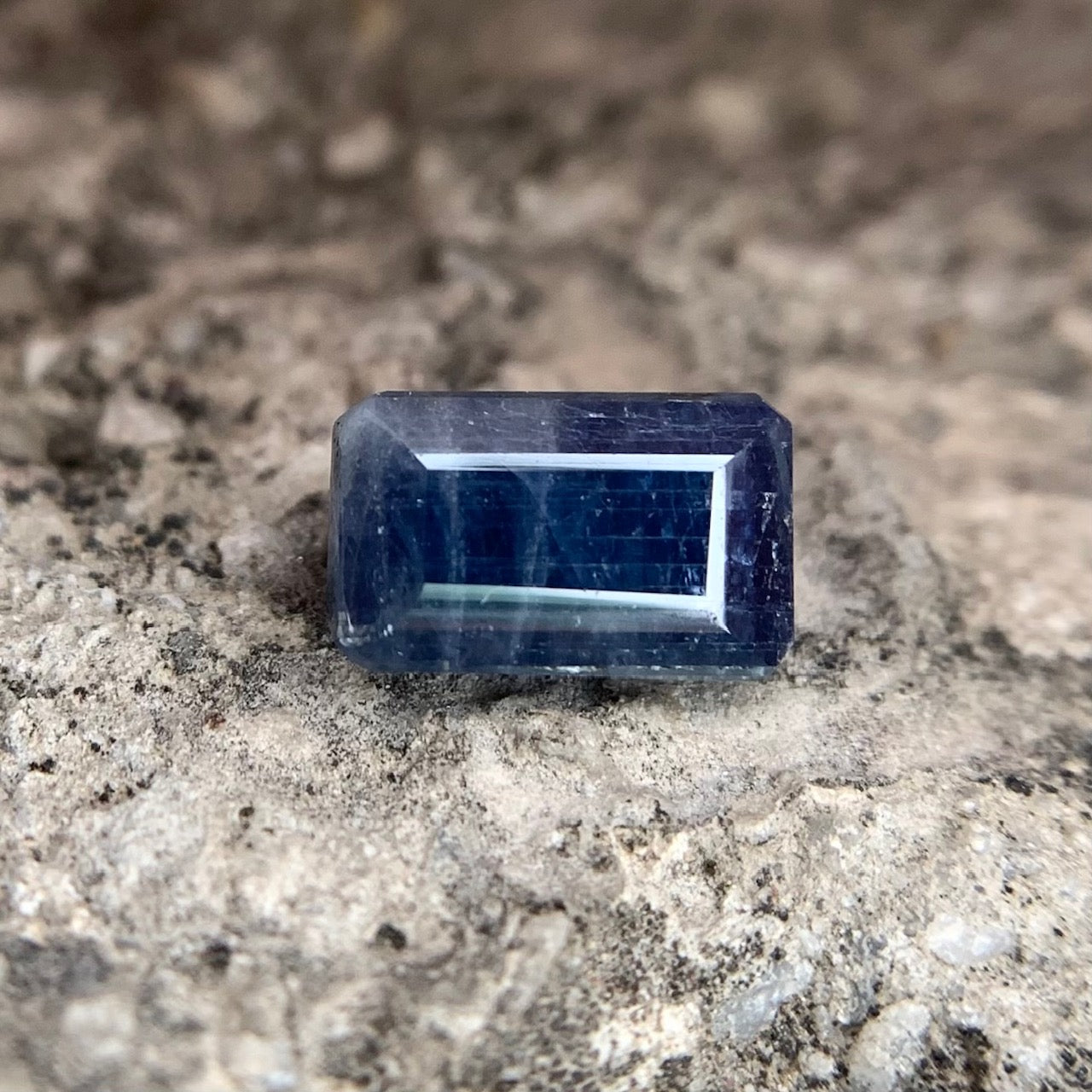 Natural Blue Sapphire - 3.50 Carats/3.90 Ratti