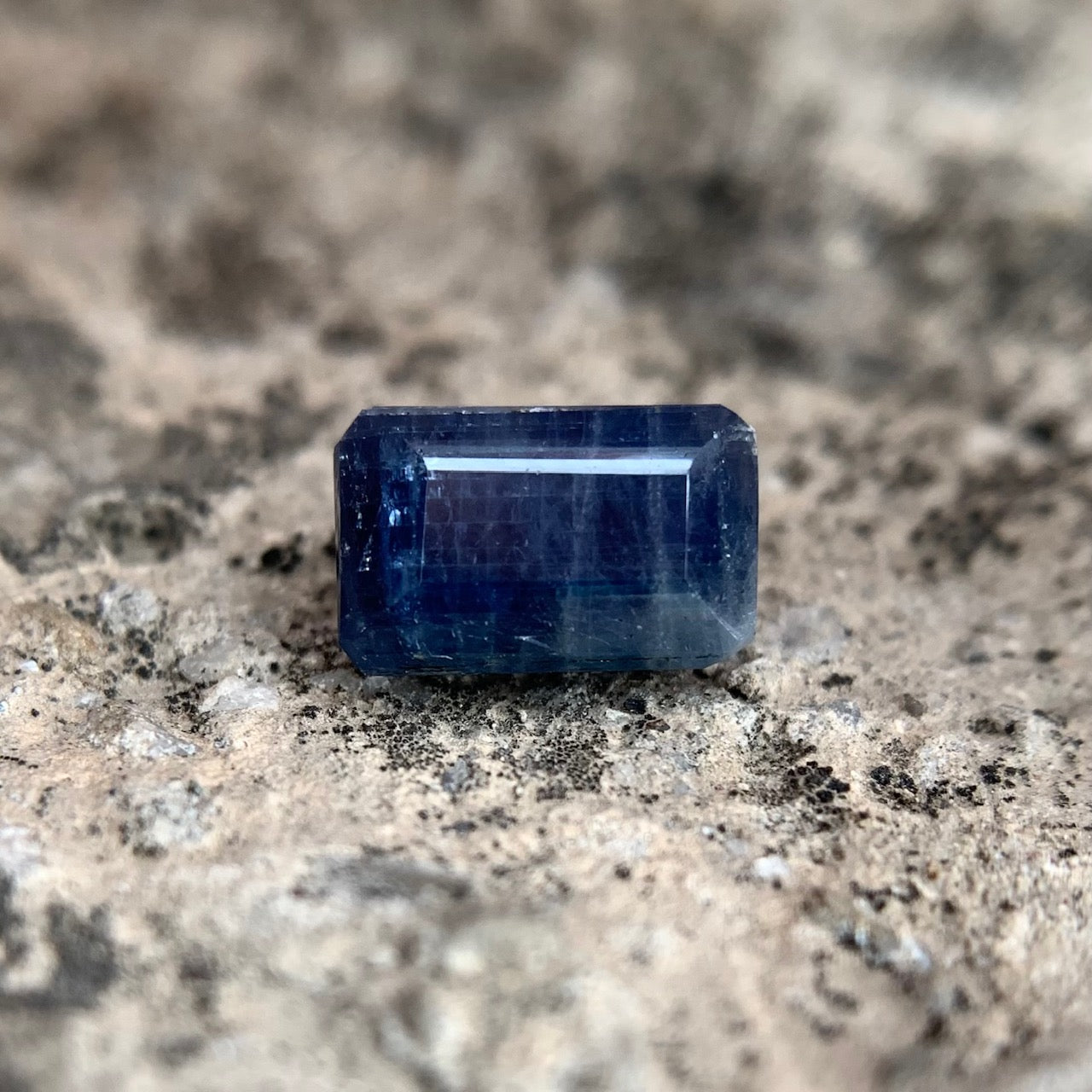 Natural Blue Sapphire - 3.50 Carats/3.90 Ratti