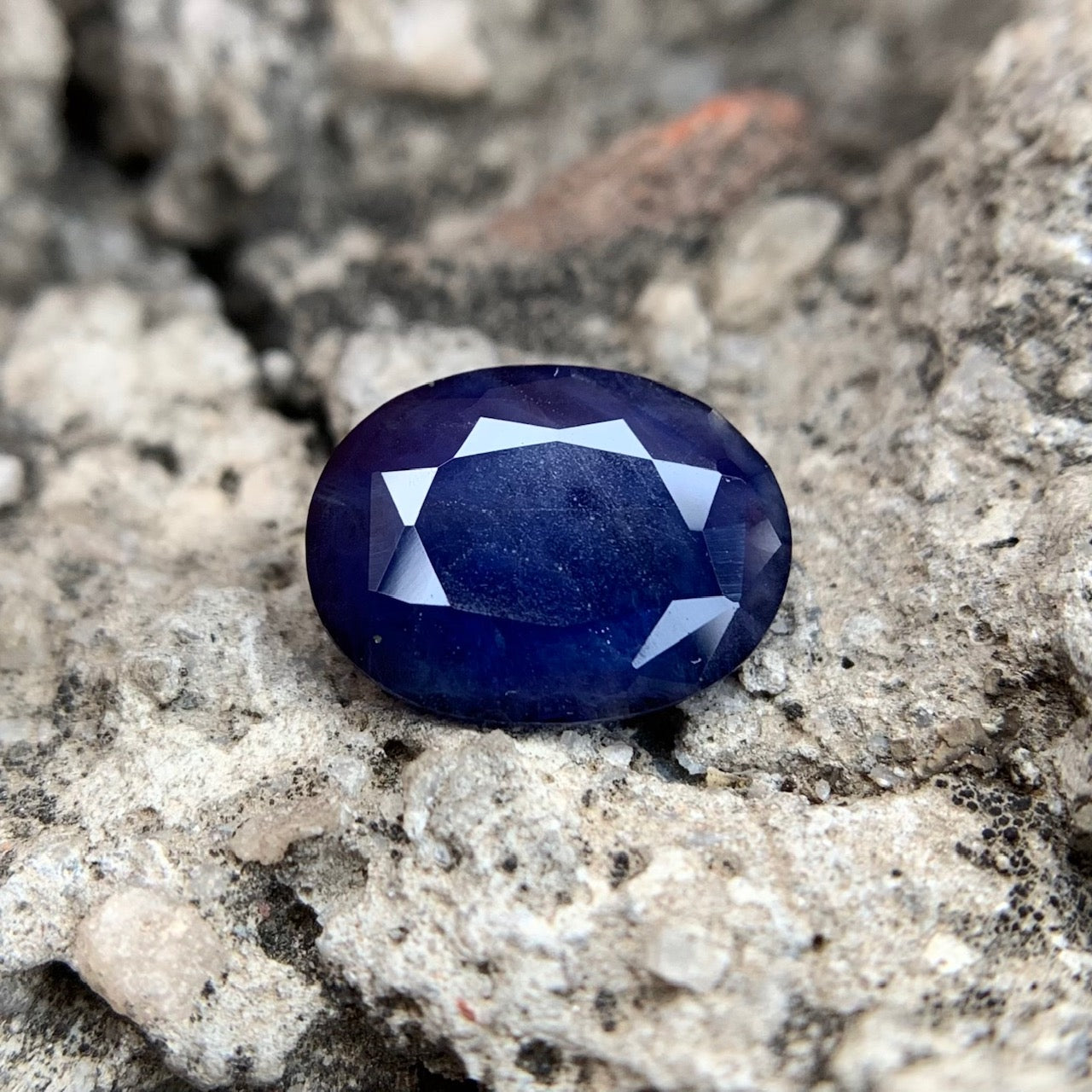 Natural Blue Sapphire - 3.20 Carats/3.55 Ratti