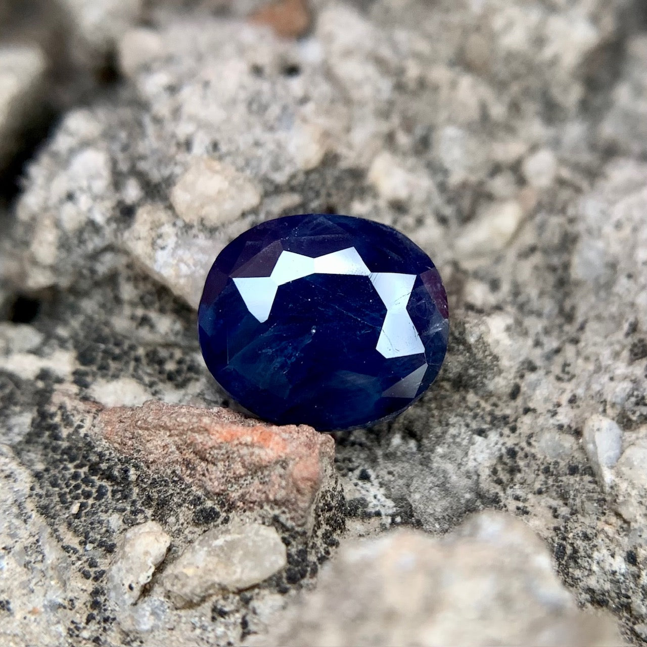 Natural Blue Sapphire - 3.25 Carats/3.61 Ratti