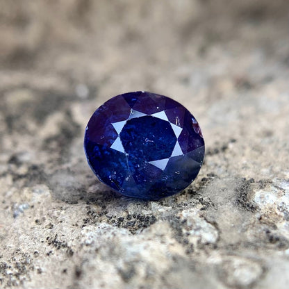 Natürlicher blauer Saphir – 4,00 Karat/4,44 Ratti
