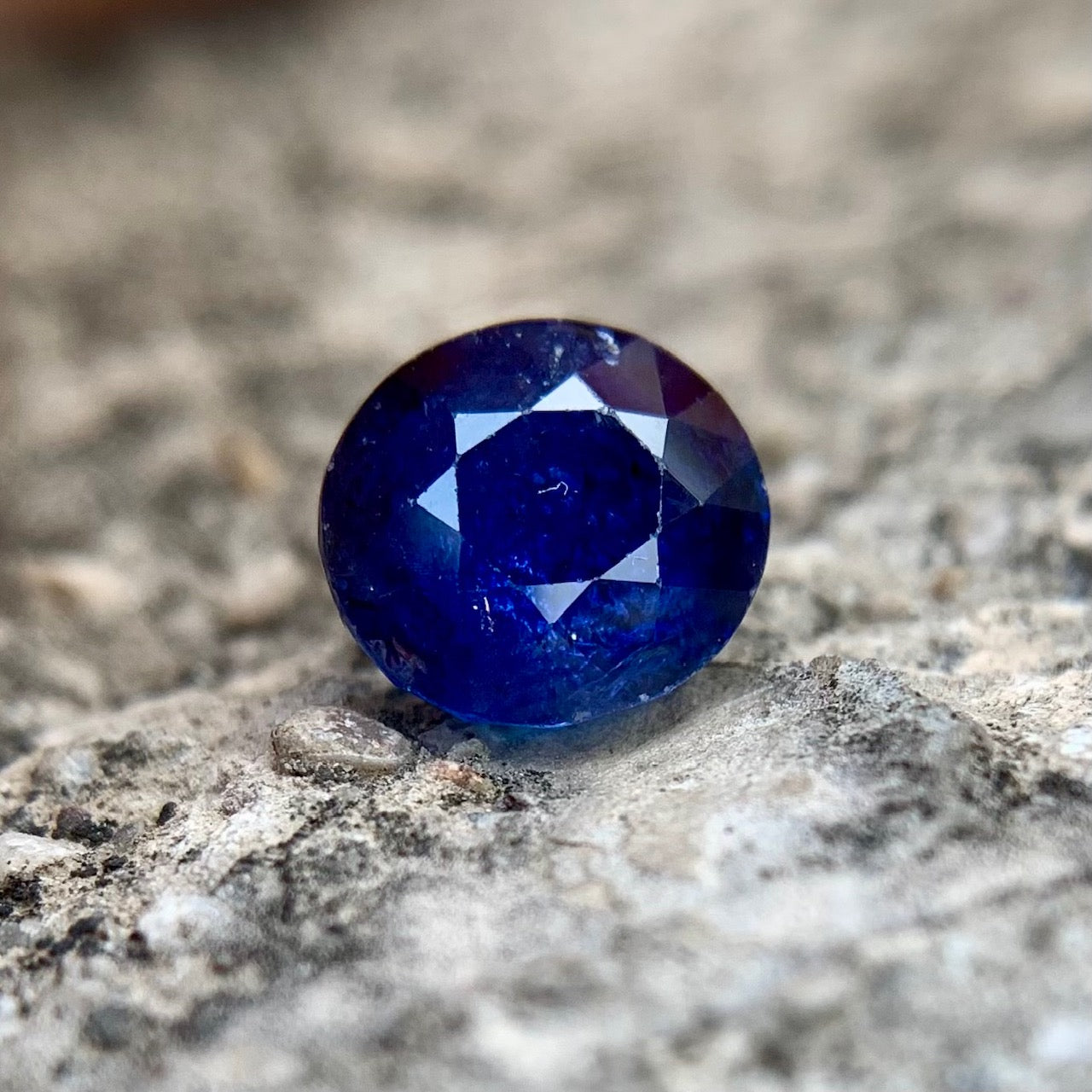 Natural Blue Sapphire - 4.00 Carats/4.44 Ratti