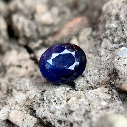 Natürlicher blauer Saphir – 3,60 Karat/4,00 Ratti
