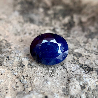 Natürlicher blauer Saphir – 3,60 Karat/4,00 Ratti