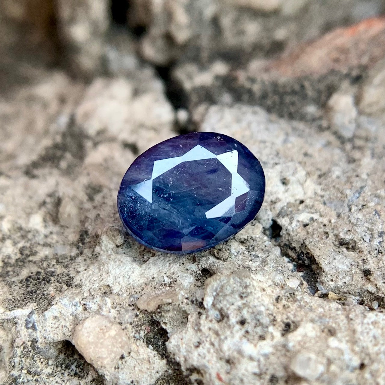 Natural Blue Sapphire - 2.15 Carats/2.39 Ratti