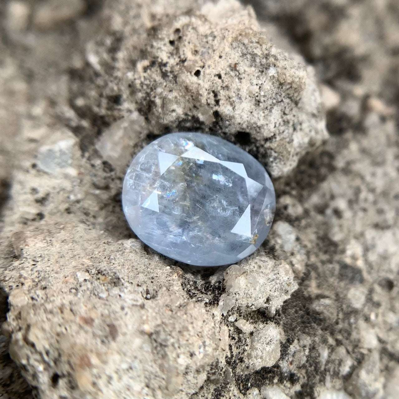 Natural Blue Sapphire - 2.90 Carats/3.22 Ratti