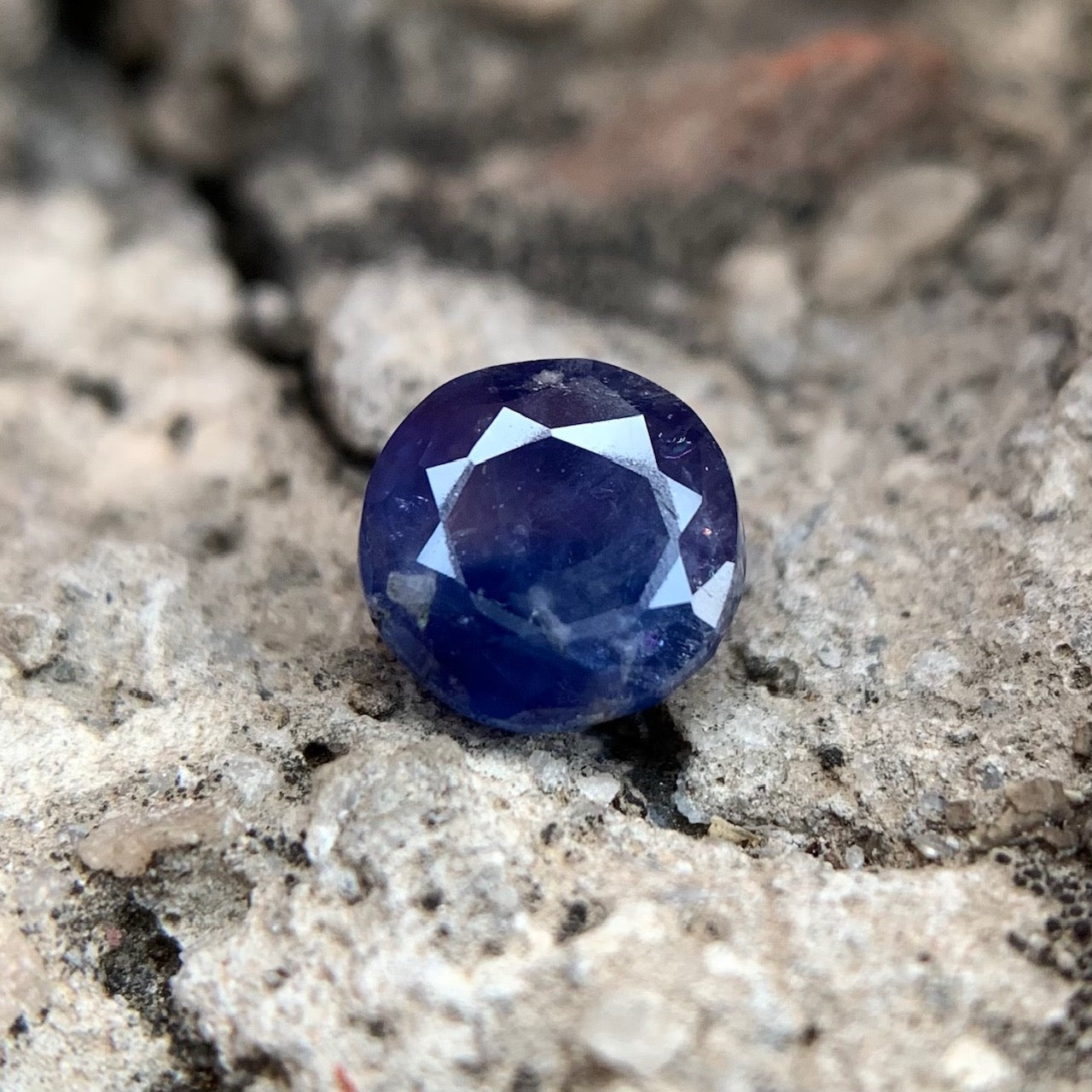 Natural Blue Sapphire - 2.05 Carats/2.28 Ratti