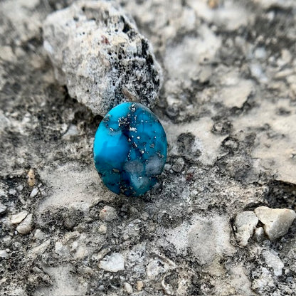 Natural Turquoise - 4.20 Carat/4.66 Ratti
