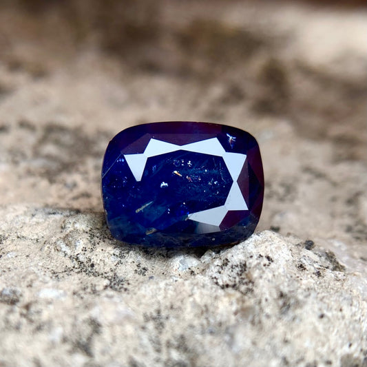 Natural Blue Sapphire - 4.95 Carats/5.50 Ratti