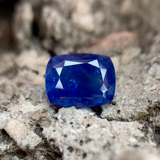 Natural Blue Sapphire - 4.60 Carats/5.11 Ratti