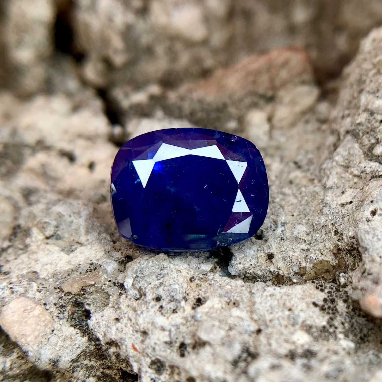 Natural Blue Sapphire - 4.15 Carats/4.60 Ratti