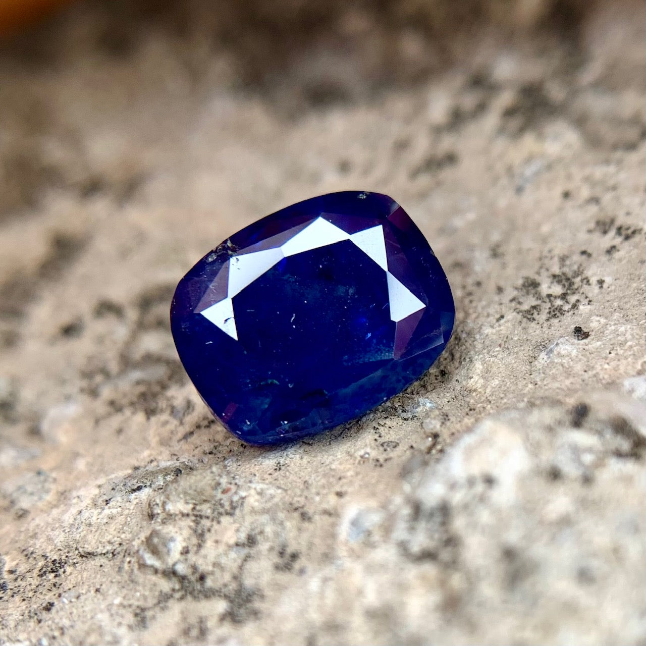 Natural Blue Sapphire - 4.15 Carats/4.60 Ratti