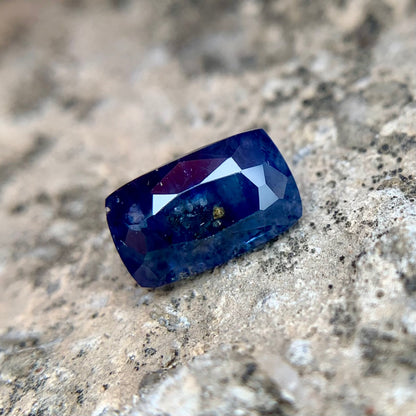Natürlicher blauer Saphir – 4,05 Karat/4,50 Ratti