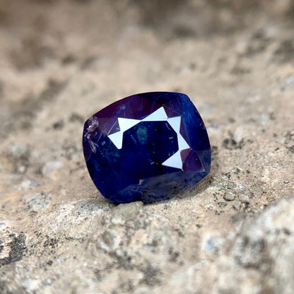 Natürlicher blauer Saphir – 3,80 Karat/4,22 Ratti