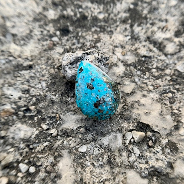 Natural Turquoise - 24.55 Carat/27.25 Ratti