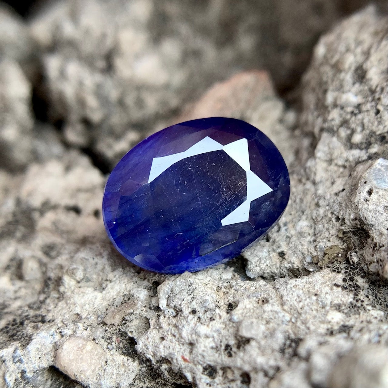 Natural Blue Sapphire - 7.75 Carats/8.60 Ratti