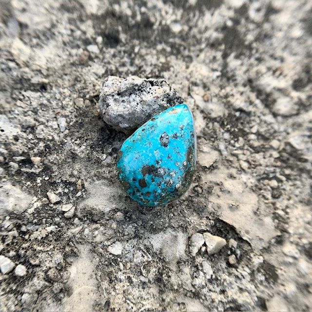 Natural Turquoise - 24.55 Carat/27.25 Ratti