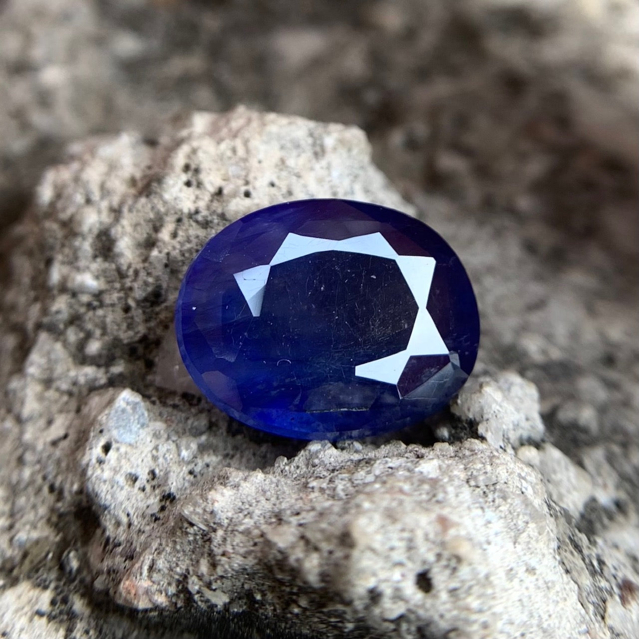 Natural Blue Sapphire - 7.75 Carats/8.60 Ratti