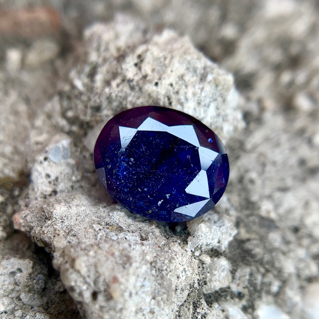 Natural Blue Sapphire - 8.20 Carats/9.10 Ratti