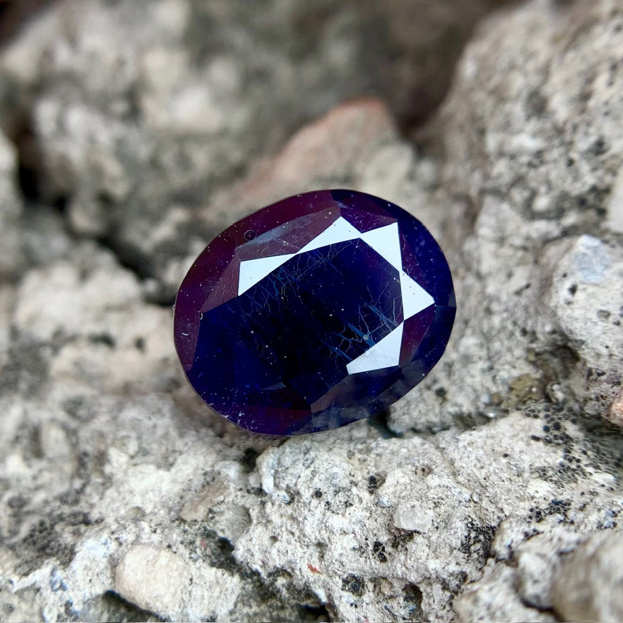 Natural Blue Sapphire - 9.60 Carats/10.65 Ratti