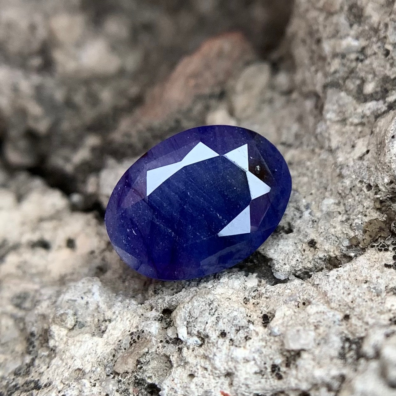 Natural Blue Sapphire - 4.15 Carats/4.60 Ratti