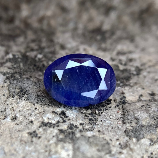 Natural Blue Sapphire - 4.15 Carats/4.60 Ratti