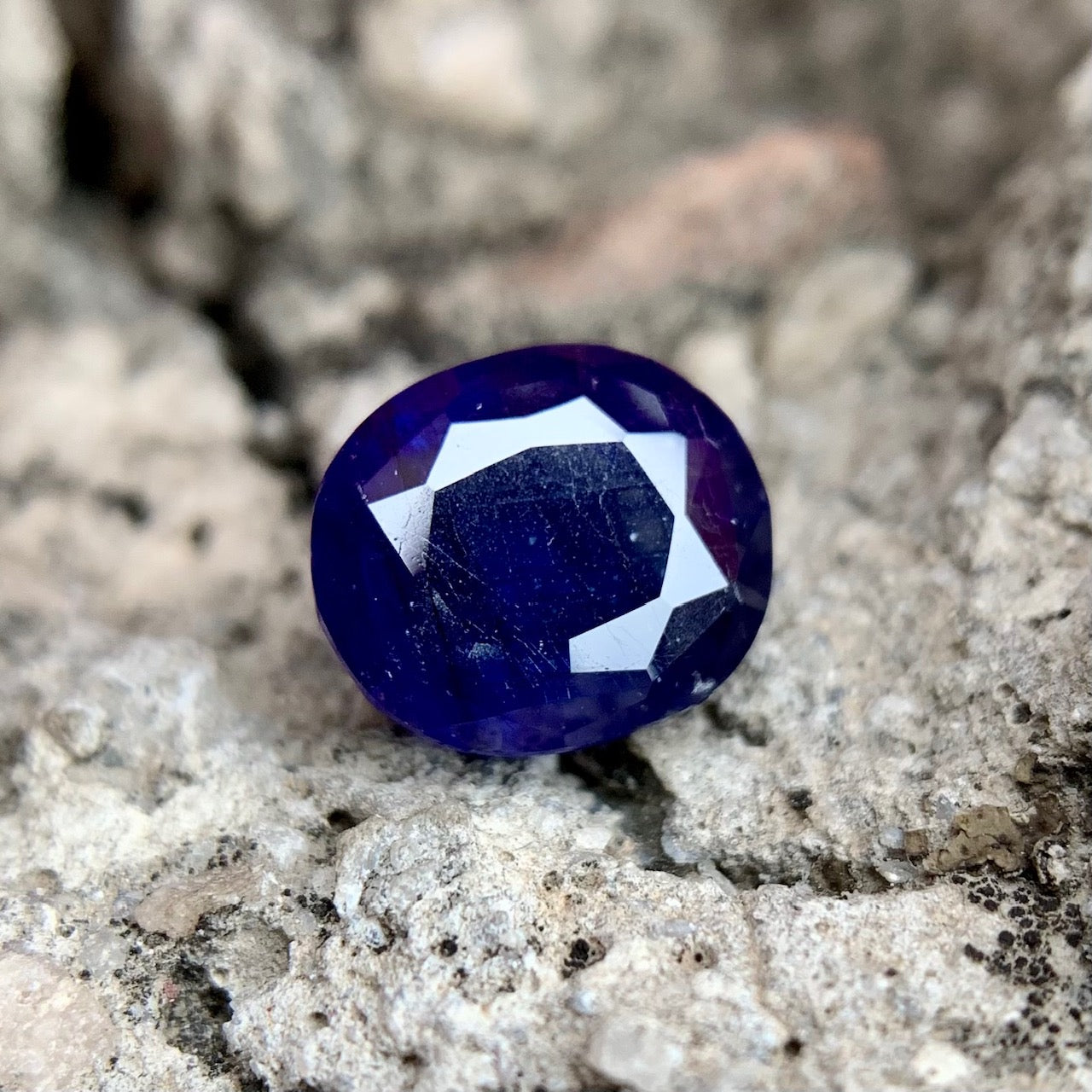 Natural Blue Sapphire - 3.70 Carats/4.11 Ratti