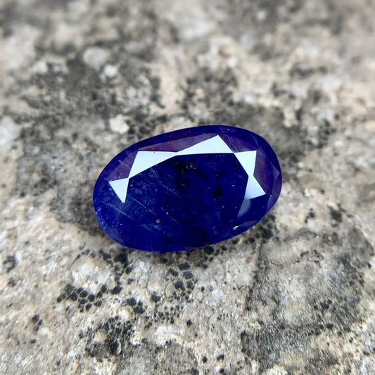 Natural Blue Sapphire - 4.75 Carats/5.27 Ratti