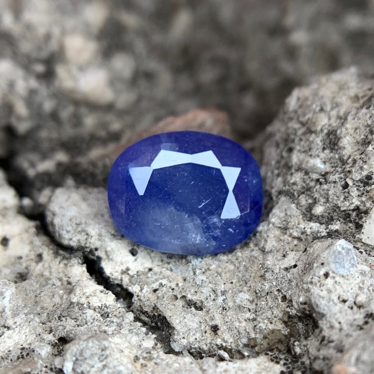 Natural Blue Sapphire - 4.15 Carats/4.60 Ratti