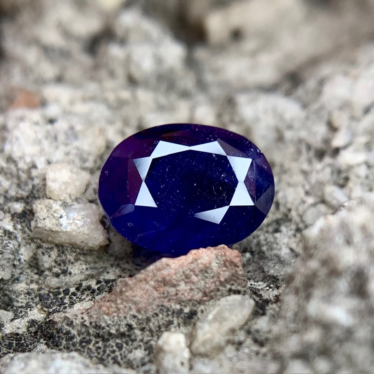 Natural Blue Sapphire - 4.45 Carats/5.00 Ratti