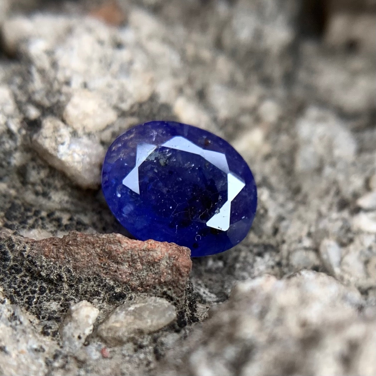 Natural Blue Sapphire - 3.25 Carats/3.61 Ratti