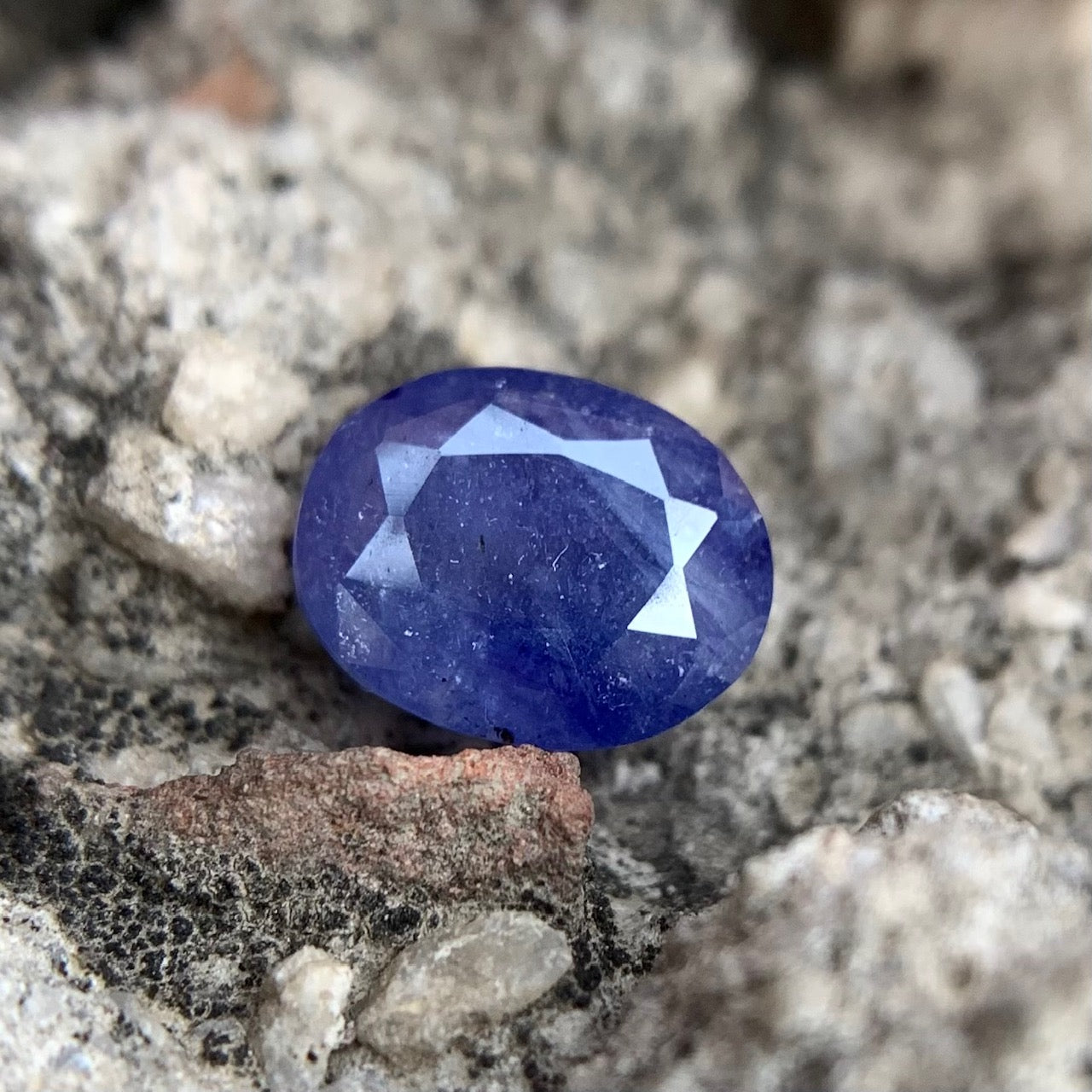 Natural Blue Sapphire - 4.05 Carats/4.50 Ratti