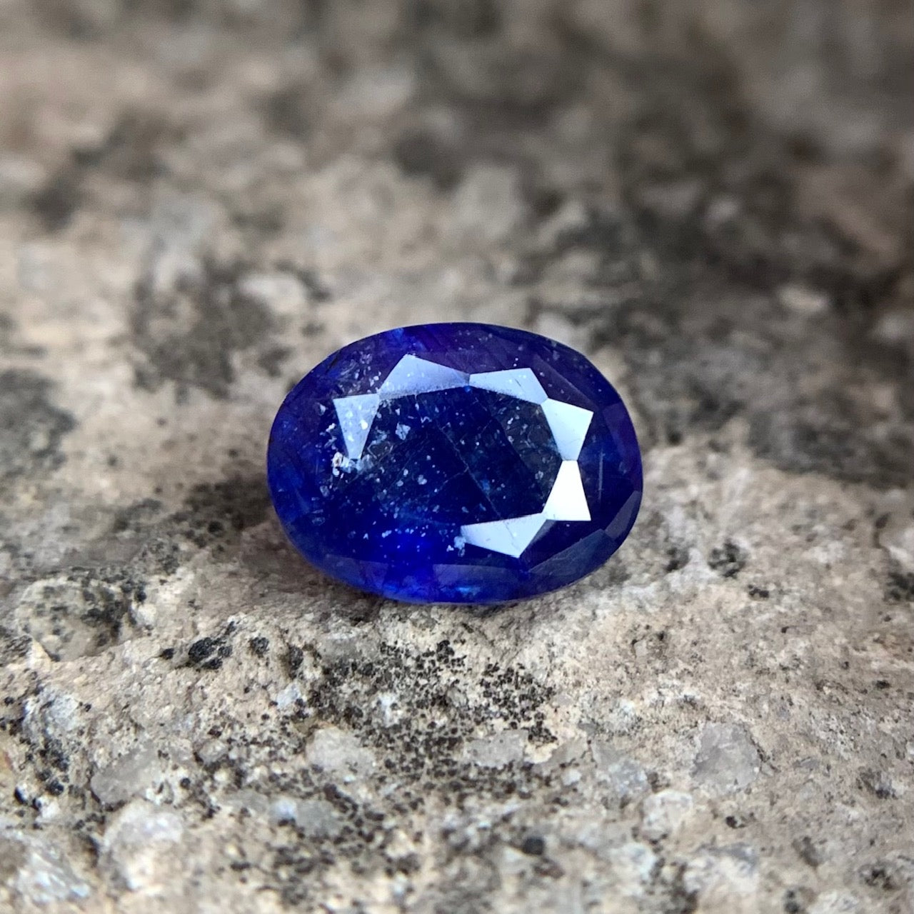 Natural Blue Sapphire - 3.05 Carats/3.40 Ratti