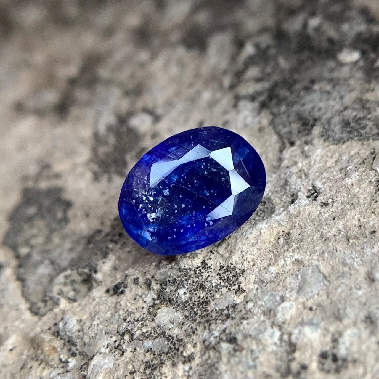 Natural Blue Sapphire - 3.05 Carats/3.40 Ratti