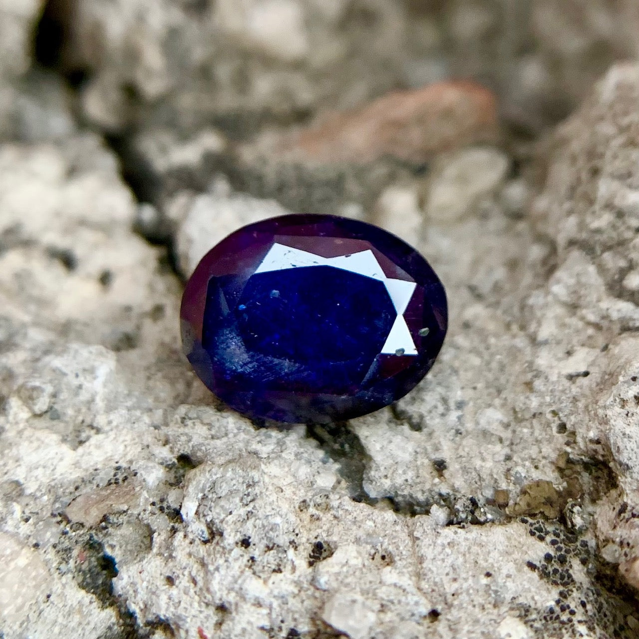 Natural Blue Sapphire - 3.00 Carats/3.33 Ratti