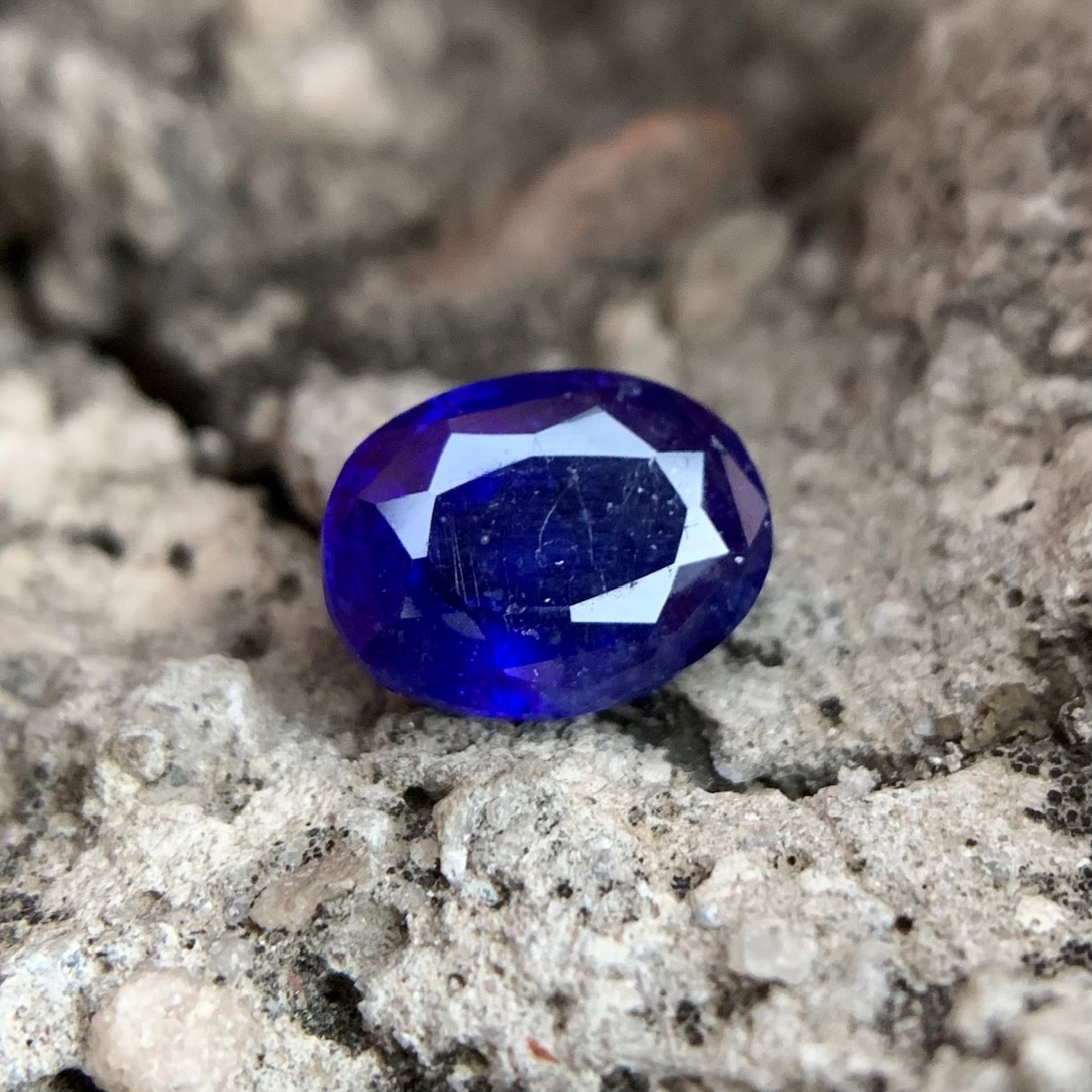 Natural Blue Sapphire - 3.05 Carats/3.40 Ratti