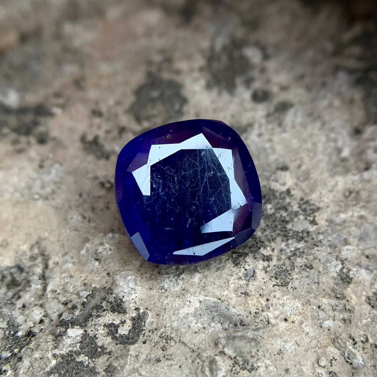 Natural Blue Sapphire - 8.00 Carats/8.90 Ratti