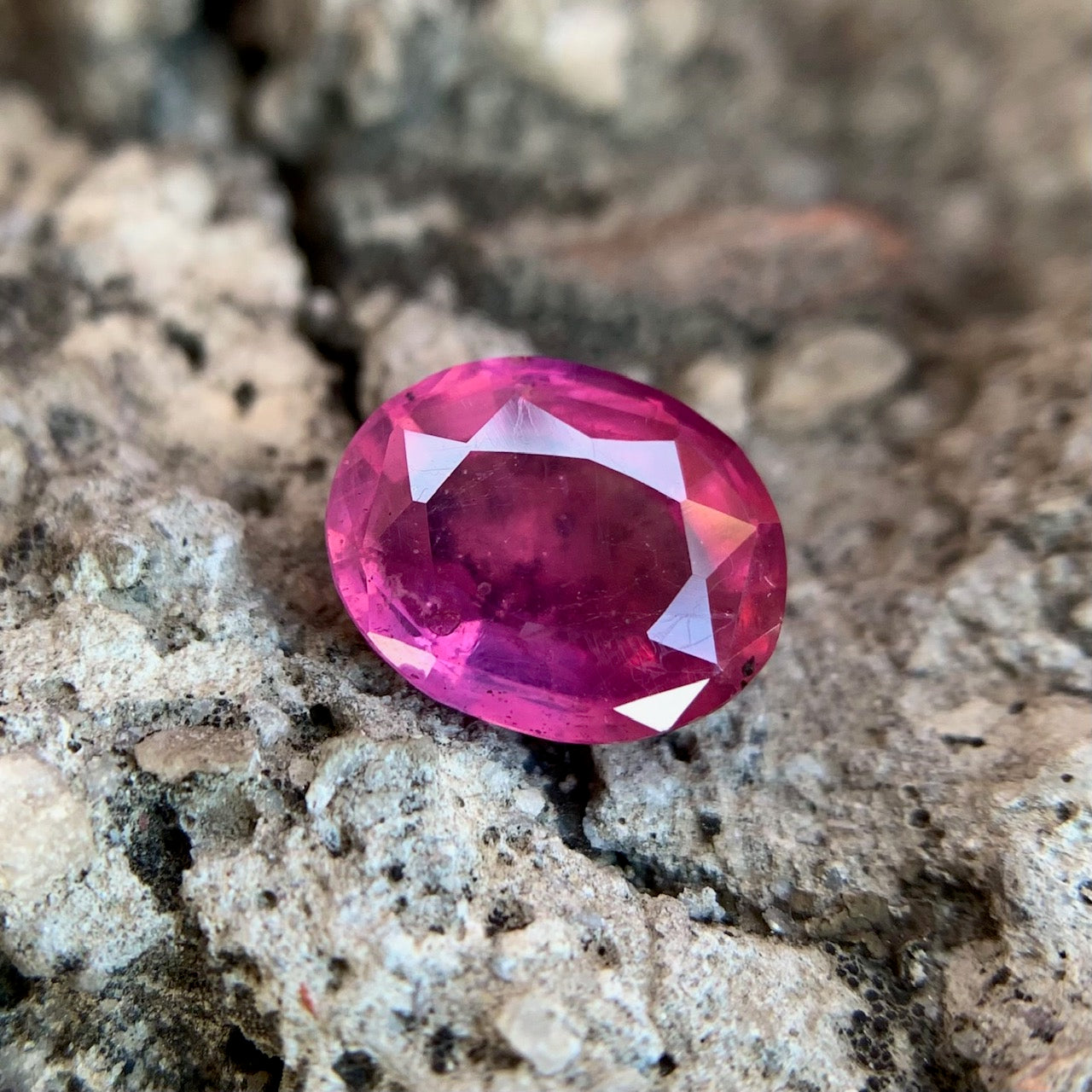 Natural Ruby - 3.60 Carats/4.00 Ratti