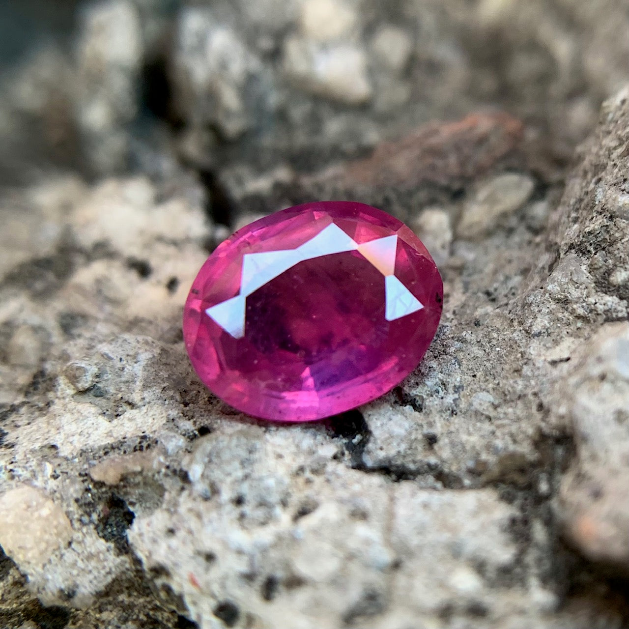 Natural Ruby - 3.60 Carats/4.00 Ratti