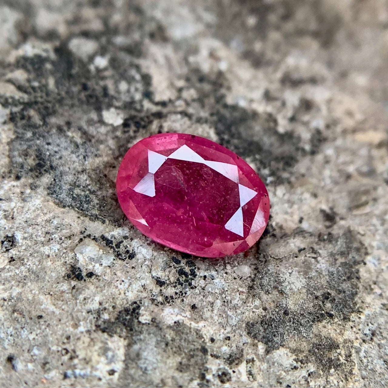 Natural Ruby - 2.85 Carats/3.16 Ratti