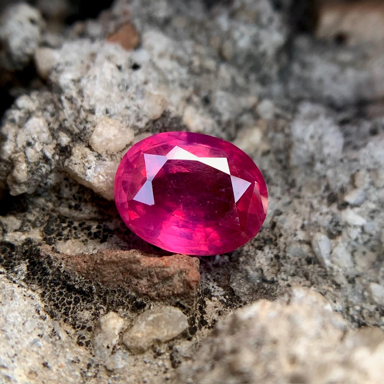 Natural Ruby - 4.00 Carats/4.44 Ratti