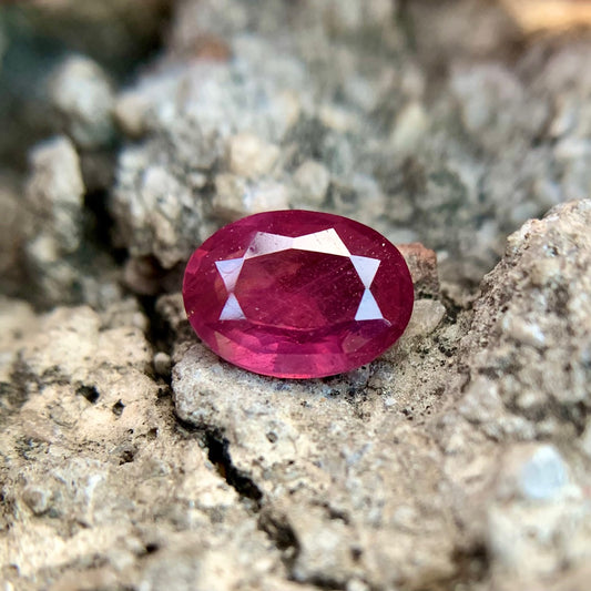 Natural Ruby - 4.00 Carats/4.44 Ratti