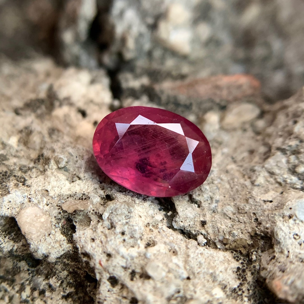 Natural Ruby - 4.00 Carats/4.44 Ratti