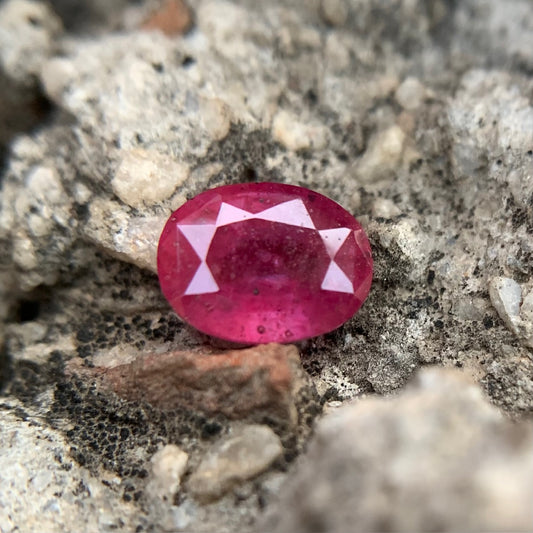 Natural Ruby - 2.80 Carats/3.10 Ratti